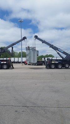 This transfer needed to be offloaded from one RGN onto another,total weight 65,000 lbs.