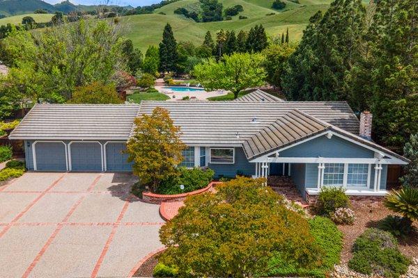 #justlisted another exclusive estate in the Meadowlands of San Jose. Call for an exclusive preview 
 www.3463MeadowlandsLane.com