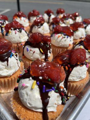 Sundae cupcakes