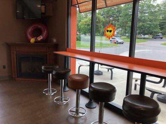 This dunks has a fireplace!!!