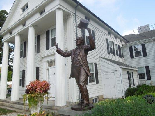 P T Barnum Monument