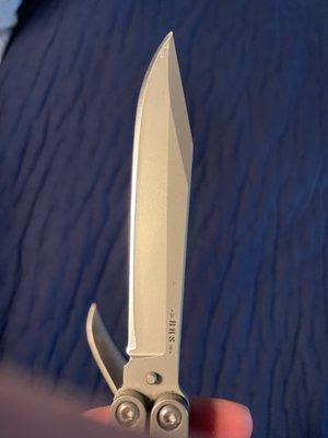 Poorly sharpened CPM-S35VN steel knife. The owner insulted all knives like this one saying "they usually use bad steel".