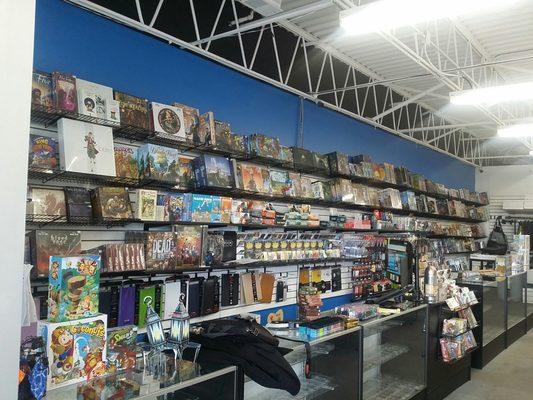 Large selection of games and Magic Singles