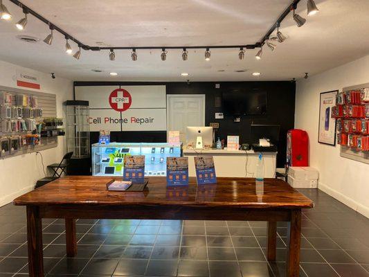 CPR Cell Phone Repair Albertville AL - Store interior