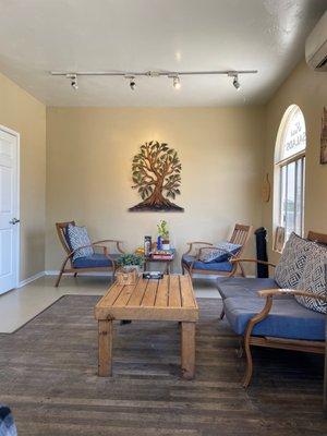 Sitting area in the pizza shop.