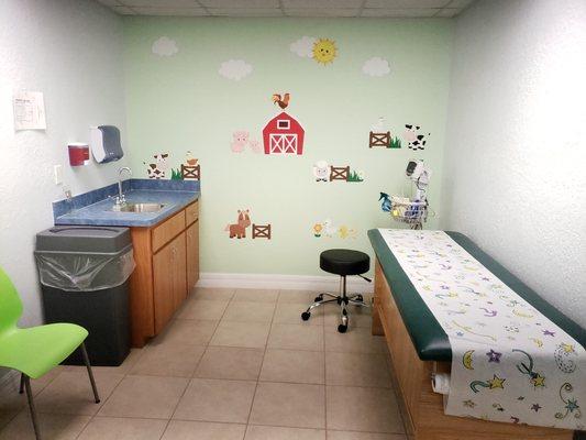 Another pediatric room to help keep your children calm while visiting with the doctor.