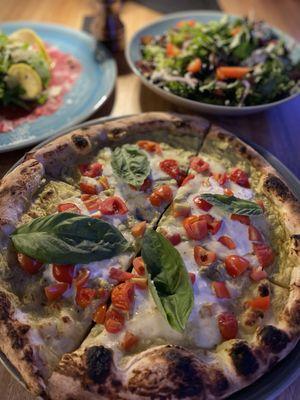 Pizza with fresh cherry tomatos