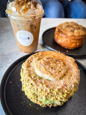 Pistachio croissant + cookie butter latte