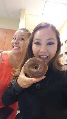 Monica & Keri tease Lucy with donuts!