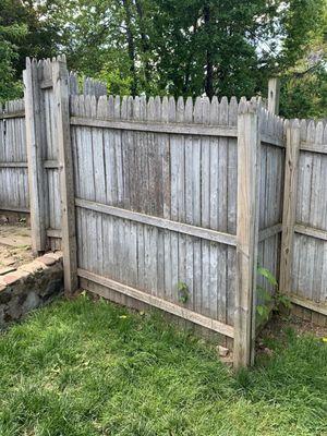 Stump was behind this fence.