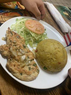 Pollo a la plancha con mofongo