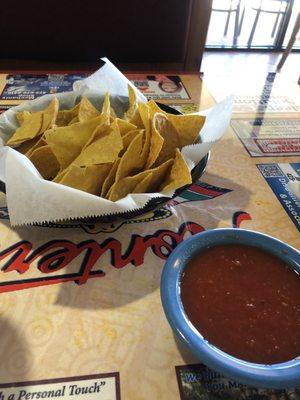 Crunchy chips and salsa