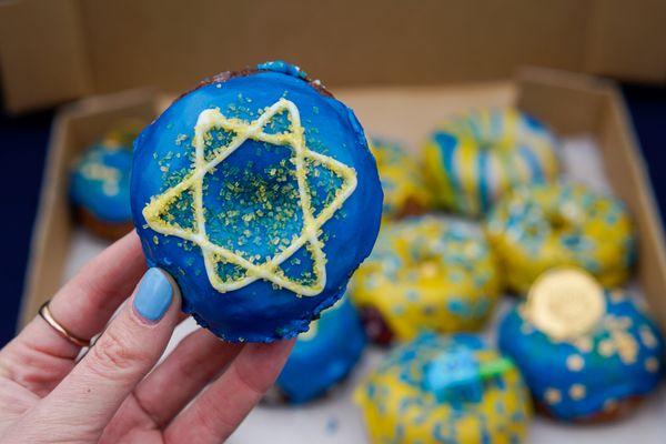 Hannukah donuts ! Jewish star