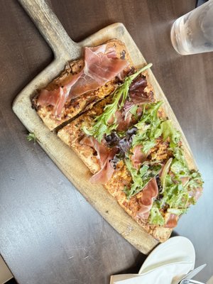 Fig and Prosciutto Flatbread