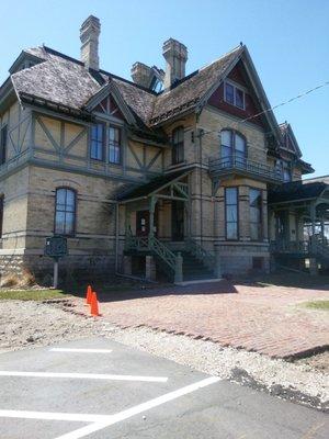 I heart Victorian houses