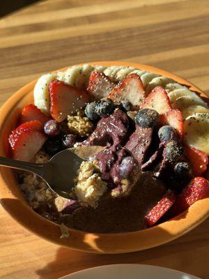 Acai Oatmeal Bowl