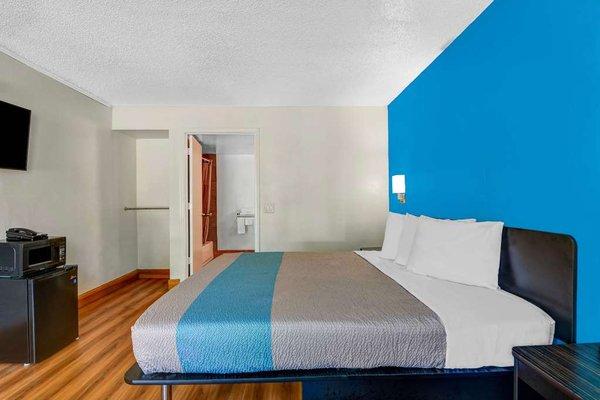 Motel Chamblee Atlanta GA Single King ADA