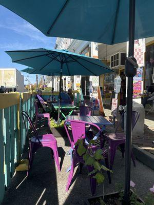 Outdoor seating at Sissy's