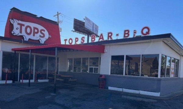 view of front of Tops Bar-B-Q location on Summer Avenue, near National Street