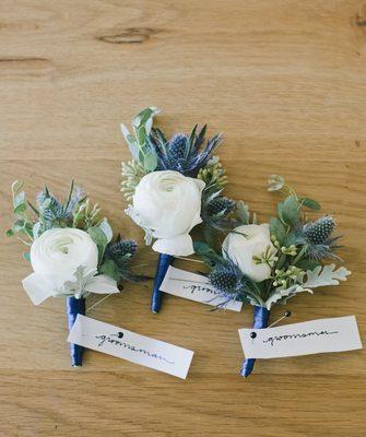 Groomsmen lapel boutonnieres