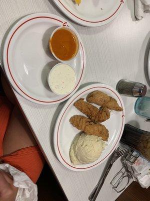 CHICKEN FINGERS & Mashed Potatoes