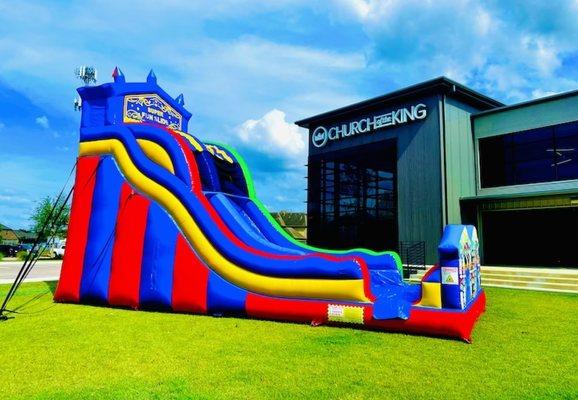 Waterslide rentals are always a hit here in Katy TX. This is our 22' Tall Super Fun Inflatable Waterslide Rental Katy TX setup. #waterslide