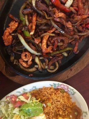 Awesome fajitas, amazing flavors on the meat!!