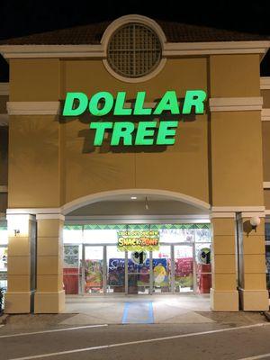 Entrance to Dollar Tree