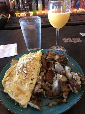 Veggie omelet with the country potatoes