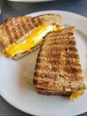 Deluxe egg sandwich on 7 grain bread