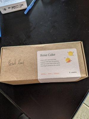 Box of rose cake