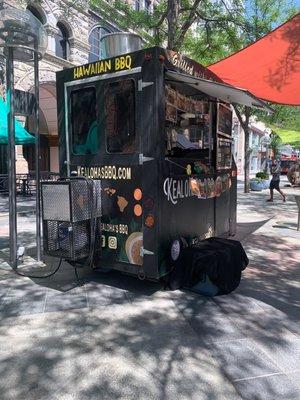 Street cart food at the 16th street mall