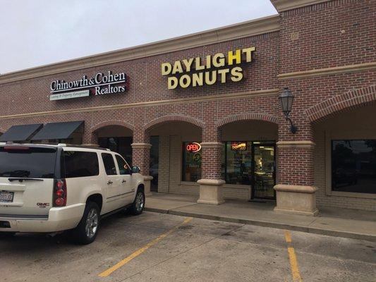 Daylight Donuts