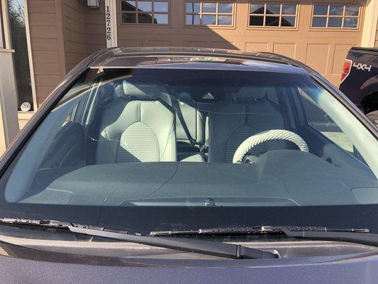 2018 Toyota Camry SE windshield replacement