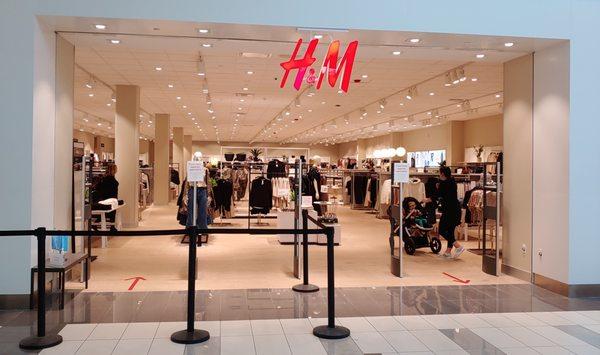 New H&M clothing store in the West Town Mall