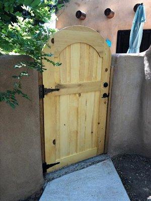 Pine entry gate, arch top.