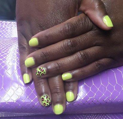 Service: Gel Polish Soak Off + Gel Manicure on 
Natural Nails with Nail Art