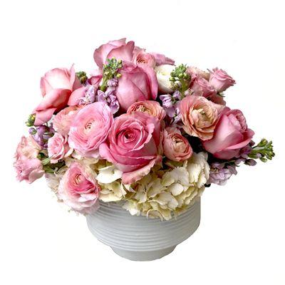 The Empress Bouquet

https://www.bloomsters.com/product/mothers-day-flowers/the-empress-bouquet