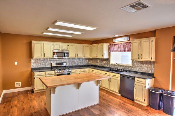 Beautiful kitchen DRE # 01953163