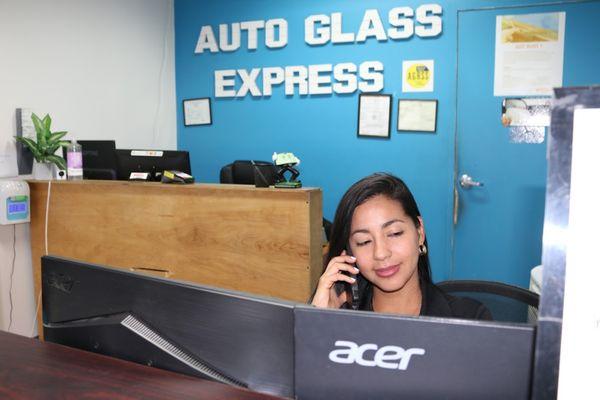 Friendly Staff 

Silver Spring Auto Glass  Express