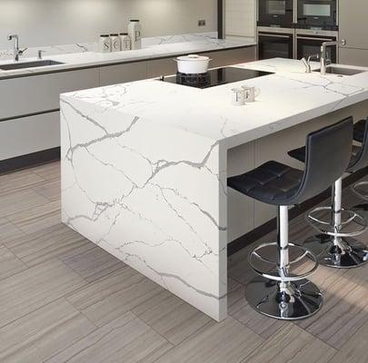 Photo features ONE Quartz White Statuary on the countertop.