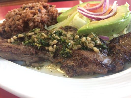 Baby Churrasco con chimichurri (congri y ensalada de aguacate)