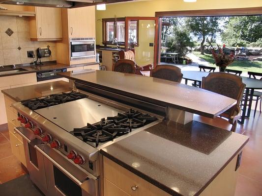 We fabricate and install beautiful granite kitchen countertops.