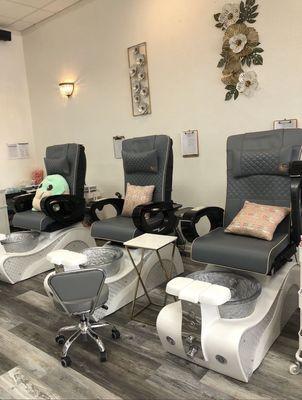 Massage/pedicure chairs