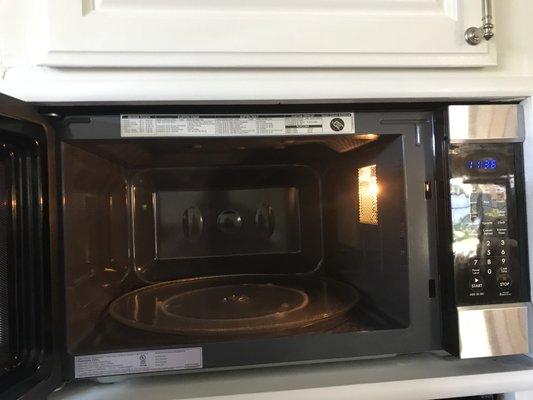 Spic and span interior microwave