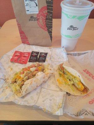 Stuffed Quesidilla Taco Guac'd Up, & a Crispy Chicken Taco with a Coke Zero!