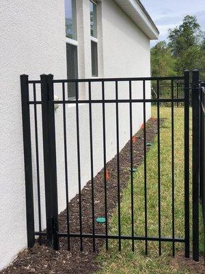 3 rail 5ft tall aluminum gate