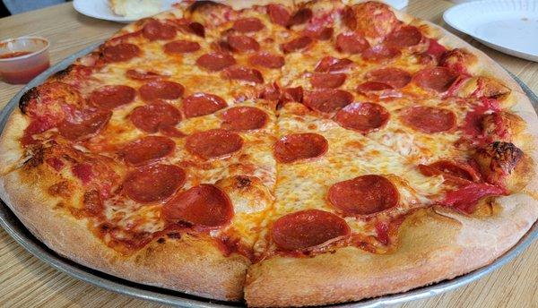 Large Pepperoni Pizza