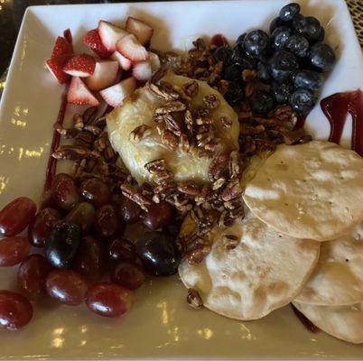 Baked Brie with fruit