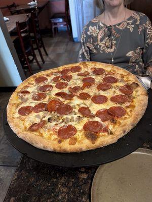 Medium pizza pepperoni and sausage